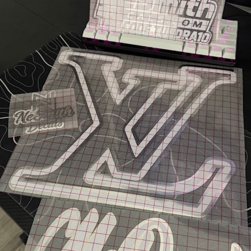 "iv Monogram" Decal